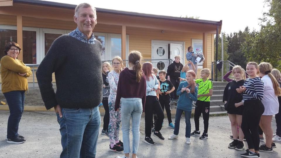 Lenke til artikkel: Takket av avholdt rektor med dans