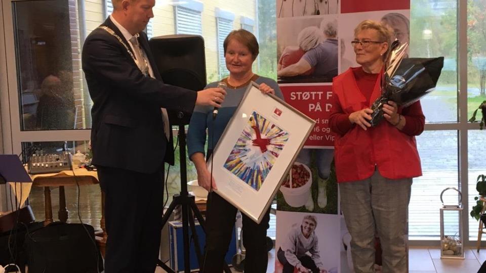 Lenke til artikkel: Ellen Engen tildelt årets demenspris